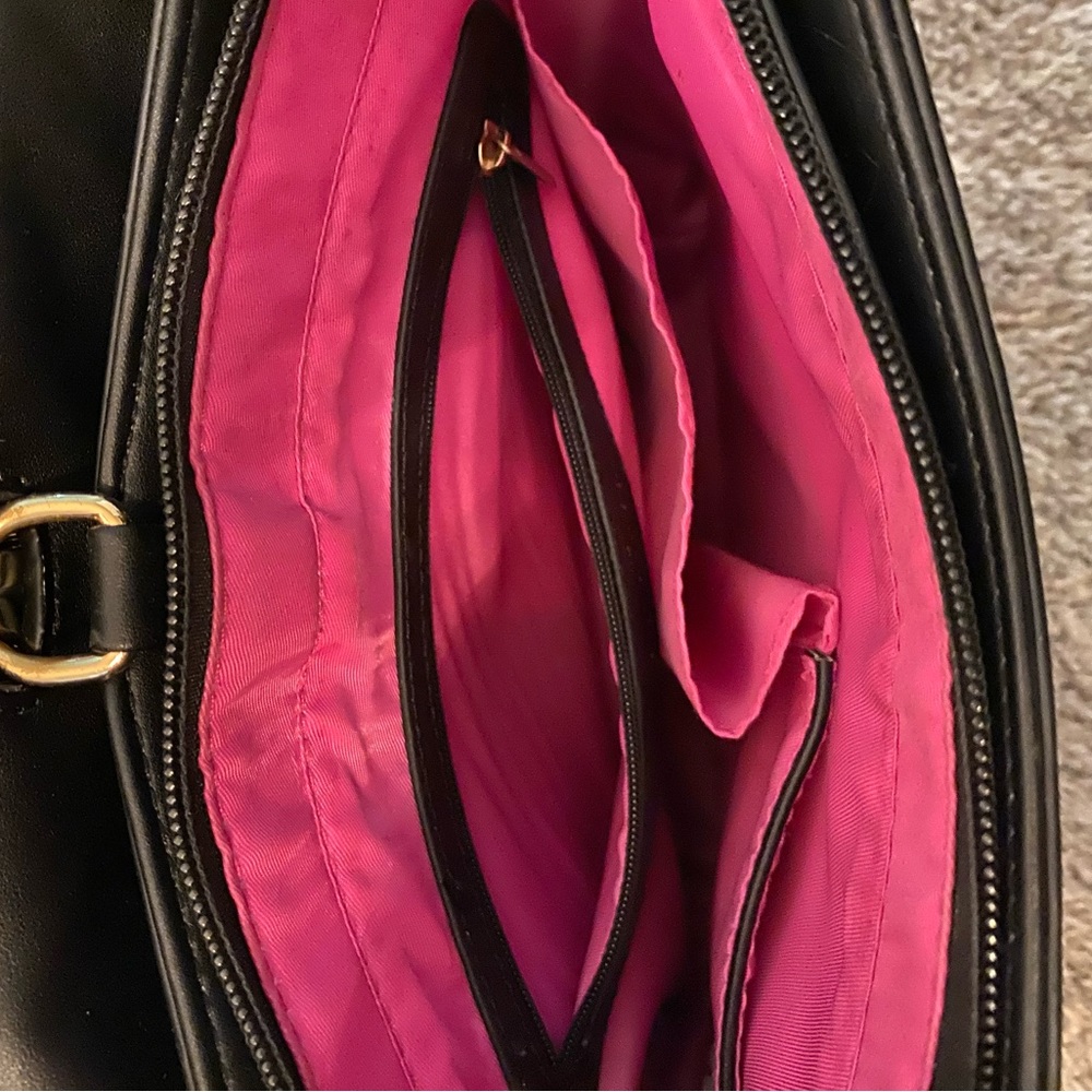 Black convertible display backpack crossbody - Picture 4 of 8